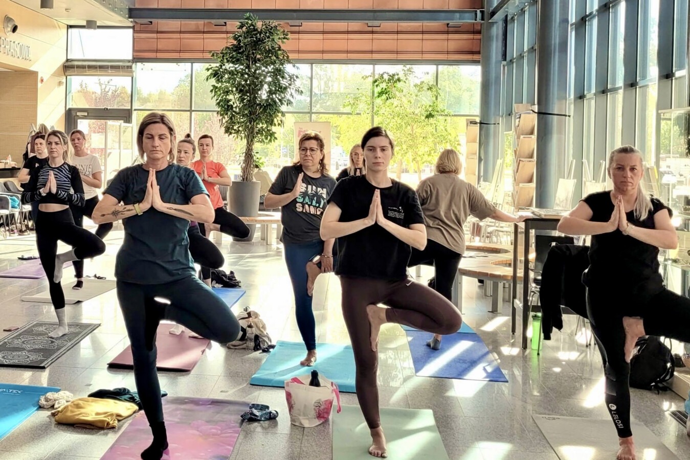 Sunrise Yoga Club połączył ruch, uważność i spotkanie - FOTO