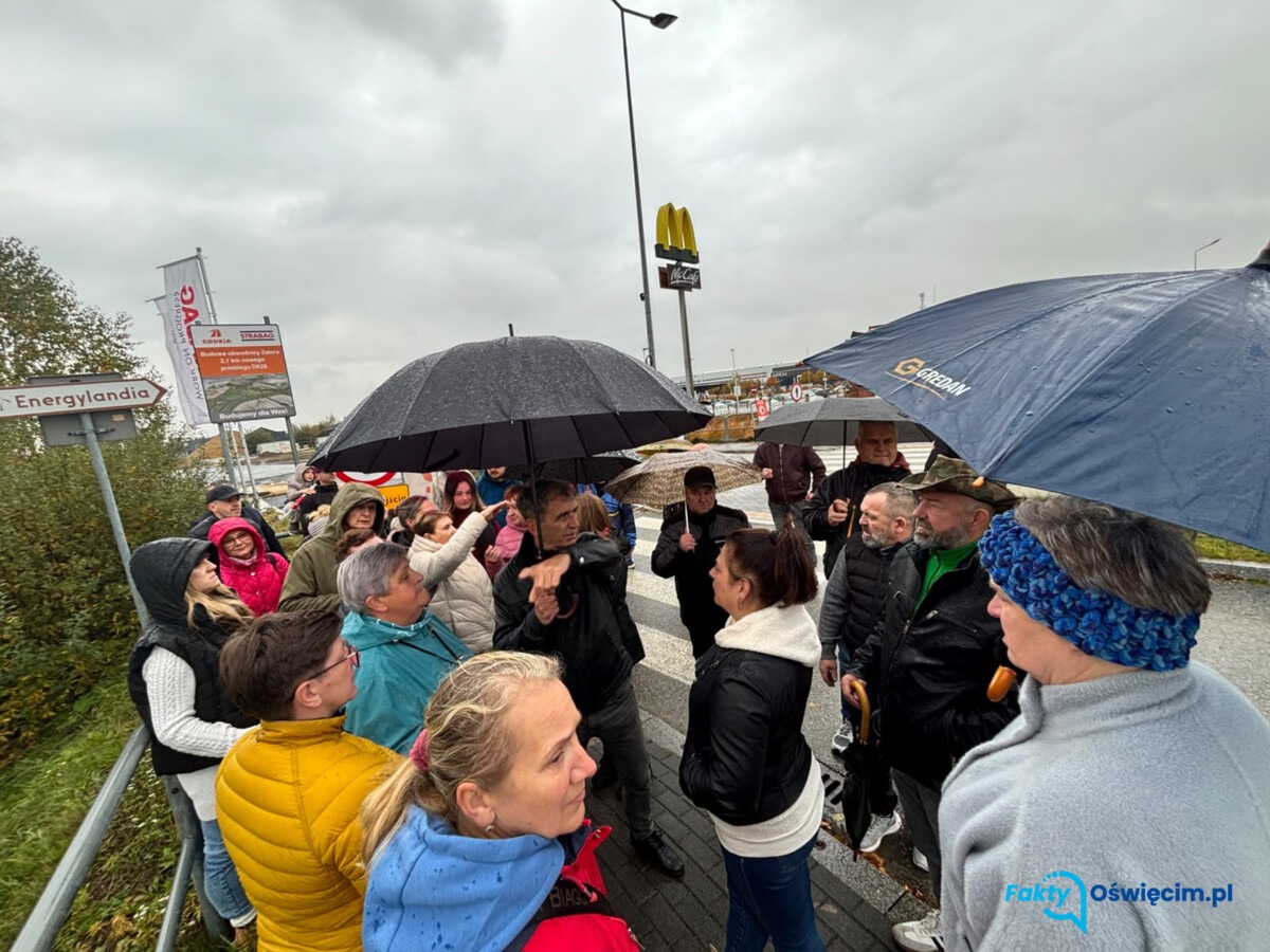 Protest mieszkańców. Droga Oświęcim - Zator zablokowana - FOTO