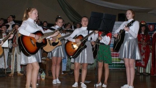 Anieli w niebie śpiewają – FILMY, FOTO