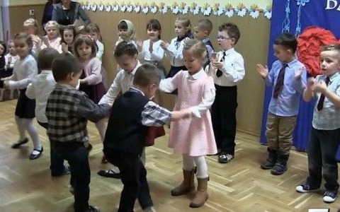 Przedszkolaki z Zaborza dla babć i dziadków