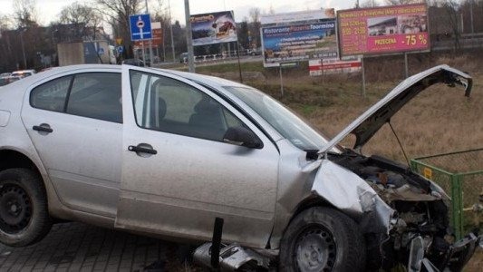 Ponad 80-letni kierowca zasłabł za kierownicą