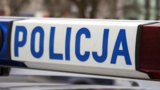 Pijana kobieta wpadła pod samochód