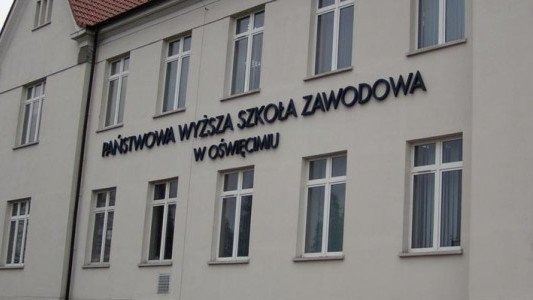 Studenci: Zmiany władz są niezbędne do prawidłowego funkcjonowania uczelni