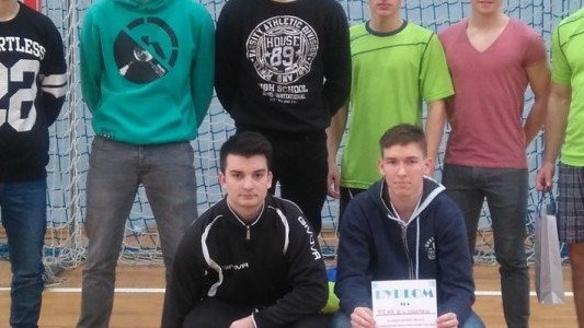 Piłkarze szóstki z Brzeszcz najlepsi w powiecie