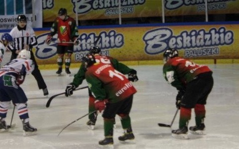 Wyniki weekendowych meczów drużyn UKH