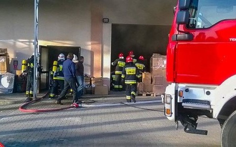 Pożar w firmie produkcyjnej