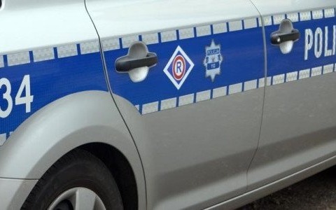 40-letni pirat drogowy uciekał „beemką” przed policją