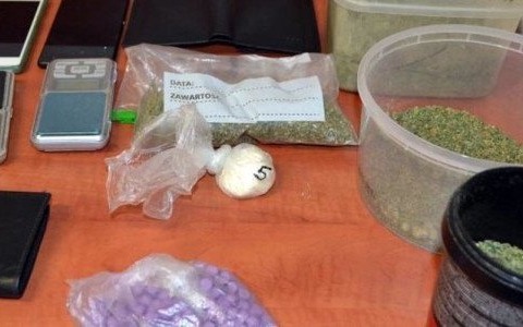 Diler zatrzymany. Miał tysiąc porcji narkotyków