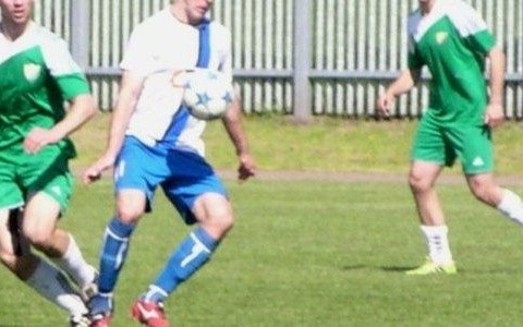 Mecz na szczycie nie zachwycił, ale lider zrobił swoje