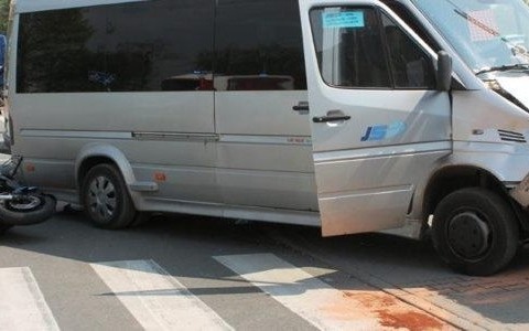 Wypadek na objeździe. Korki coraz większe