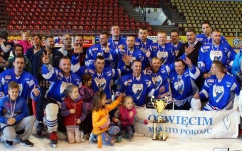 AKH Unia Oświęcim mistrzem amatorskiego hokeja – FILMY, FOTO
