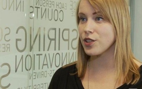 Pracownicy stawiają na elastyczność godzin pracy – FILM