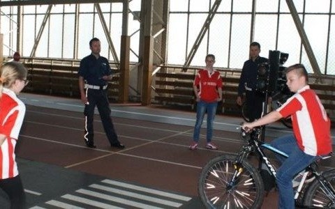 Bezpiecznie po mobilnym miasteczku komunikacyjnym – FILM, FOTO