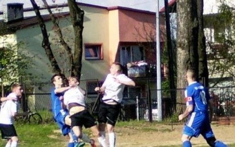 LKS Jawiszowice wygrał z wiceliderem i pewnie zmierza do V ligi