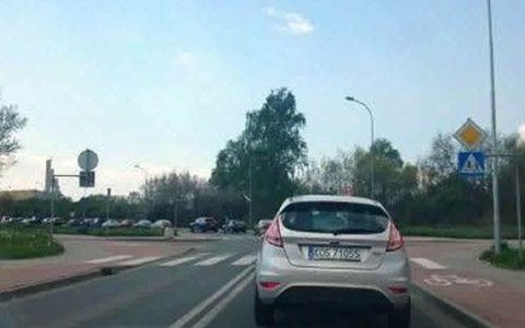 Prędkość kosztowała ją prawo jazdy