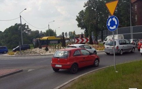 Prawie półtorej godziny od Konara do mostu