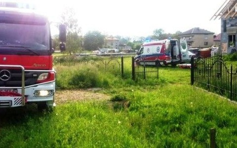Wypadek na budowie. Mężczyzna był pijany – FOTO
