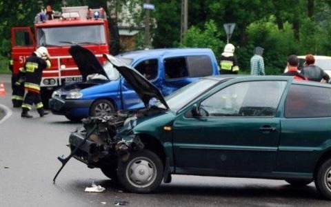 18-latka wpadła w poślizg – FOTO, AKTUALIZACJA