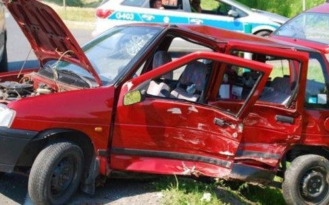 Zderzenie daewoo i opla – ruch wahadłowy – FOTO