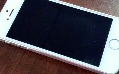 Zapłaciła za telefon. Paczki nie dostała