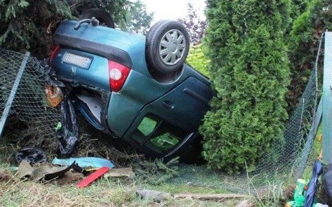 Dachowanie z promilami – FOTO