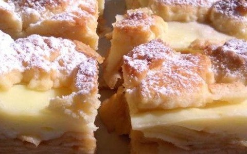 Jabłecznik z budyniem