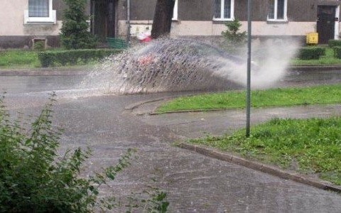 Upał i burze – scenariusz na poniedziałek – FILM