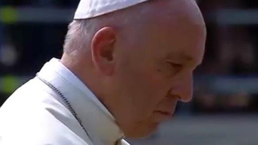 Franciszek milczał w Auschwitz-Birkenau – FOTO