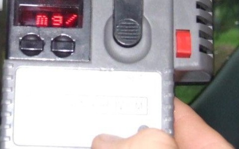 Rozbił samochody i uciekł. Był pijany