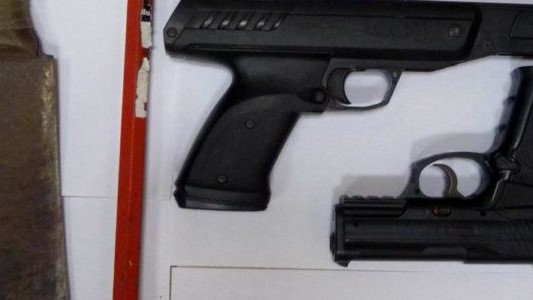 Broń, amunicja i konopie indyjskie