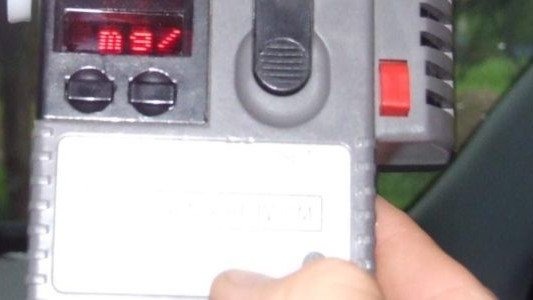 Alkohol i narkotyki na oświęcimskich drogach