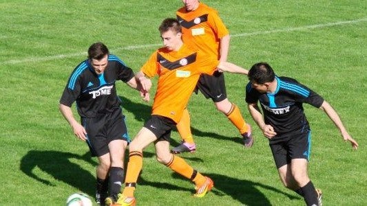 Dwie czerwone kartki dla rywali ułatwiły LKS Bobrek zadanie