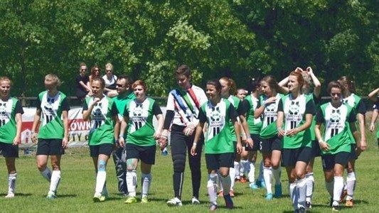 Iskra Brzezinka liderem III ligi