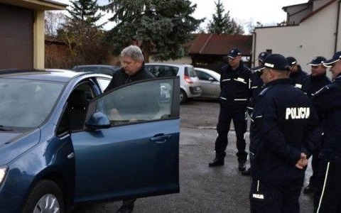 Samochody dla tajniaków w Chełmku i Brzeszczach