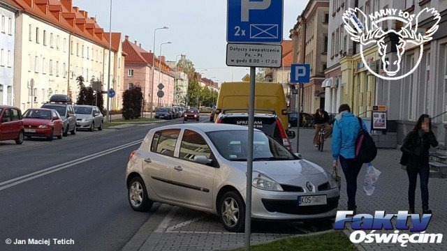 Taki mały, a i tak wystaje