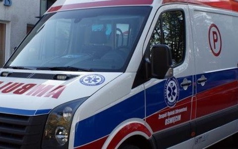 Mężczyzna spadł z remontowanego budynku