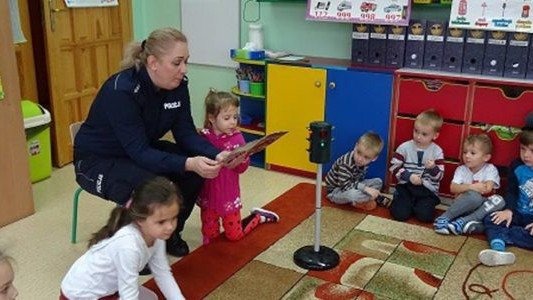 Policja w przedszkolu. Skończyło się na rozmowie – FOTO
