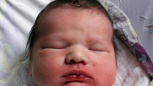 Pięciu adoratorów małej Wiktorii – FOTO