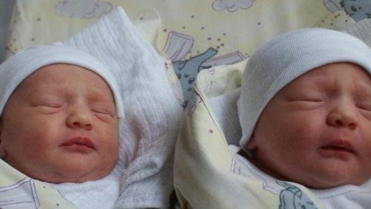 Witamy wśród nas kolejne bliźniaczki – FOTO