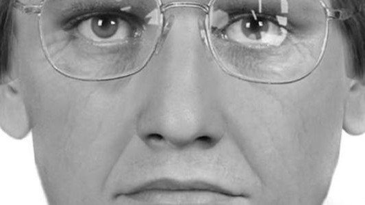 Skrzywdził dziecko. Ktoś go poznaje? – FOTO