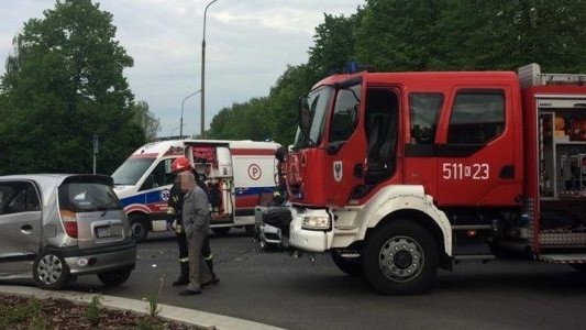 Dwie kobiety w szpitalu po zderzeniu samochodów – FOTO