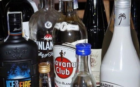 Pijana matka z dwójką dzieci ukrywała się przed policją