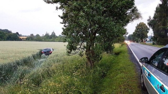 Zajechał drogę. Szuka go policja – FOTO