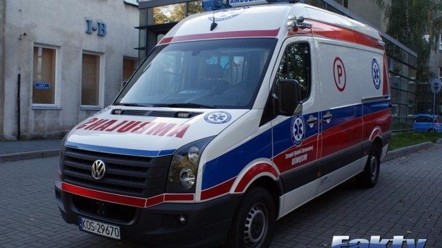 Senior wypadł z mieszkania na drugim piętrze