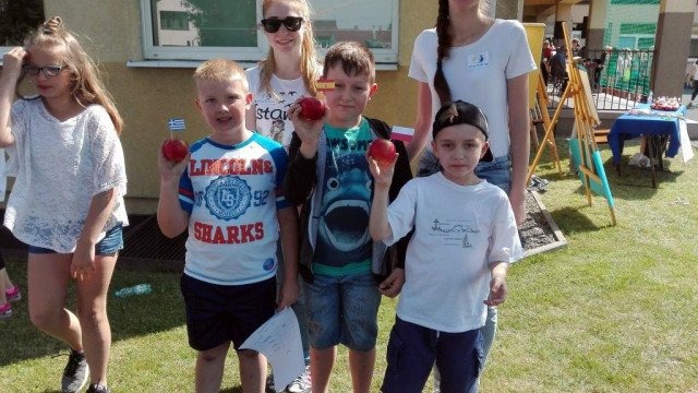 Młodzi zatorzanie za pan brat z Grekami, Hiszpanami i Gruzinami – FOTO