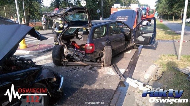 „Dzwon” na Krakowskiej. Dwie osoby w szpitalu – FOTO