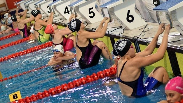 Znakomite rozpoczęcie sezonu oświęcimskich pływaków