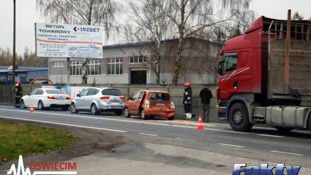 Kolejne kraksy. Krajówka zablokowana w Bulowicach – FOTO