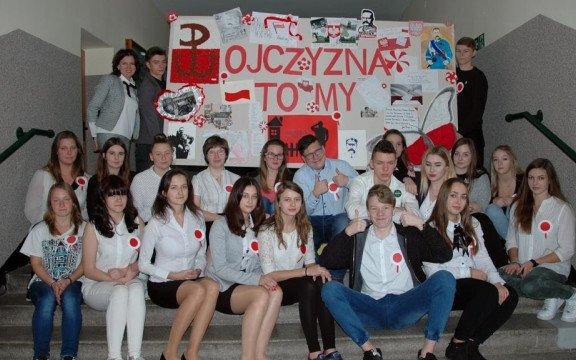 Święto Niepodległości w naszych szkołach – FOTO