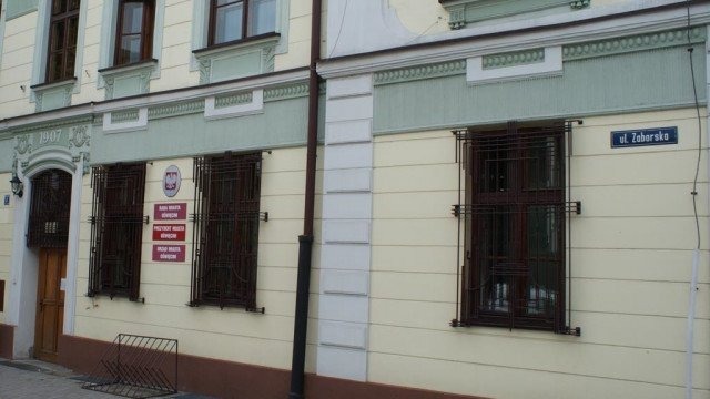 Zapisy na miejsce przy cmentarzu